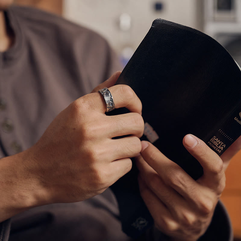 WorldNorse 999 Sterling Silber Robuster Totenkopfring mit geschnitzter Textur - image 1