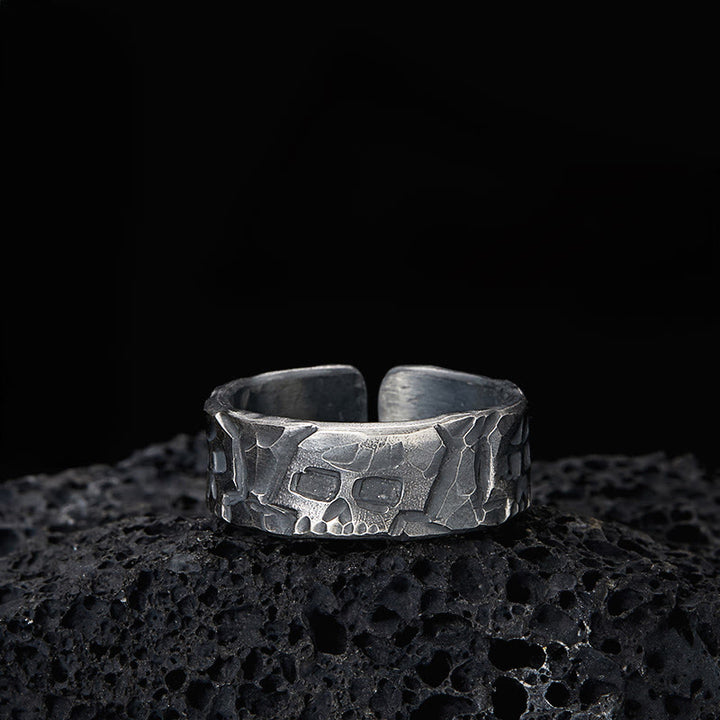 WorldNorse Handgefertigtes 999 Silber Robuster Totenkopfring mit geschnitzter Textur - Innenumfang 62,5–65 mm - NEIN DANKE - image 0