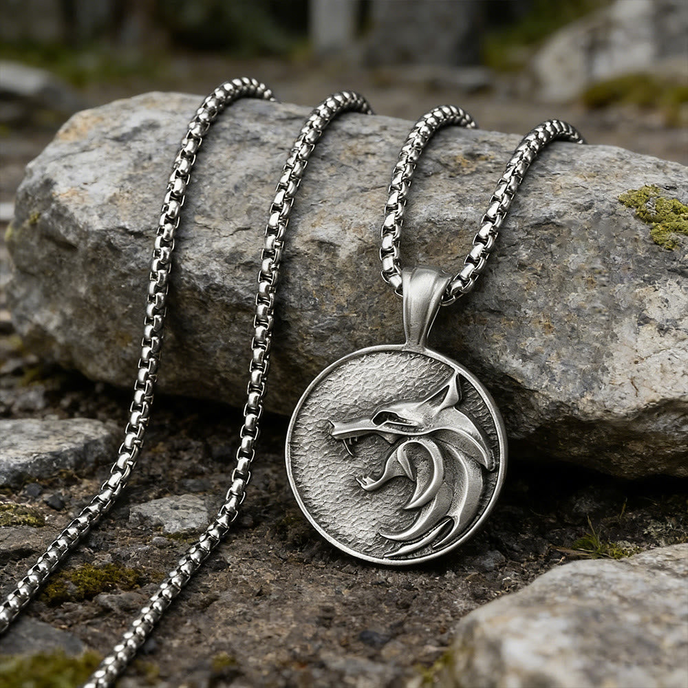WorldNorse Halskette mit graviertem Wolf - image 1