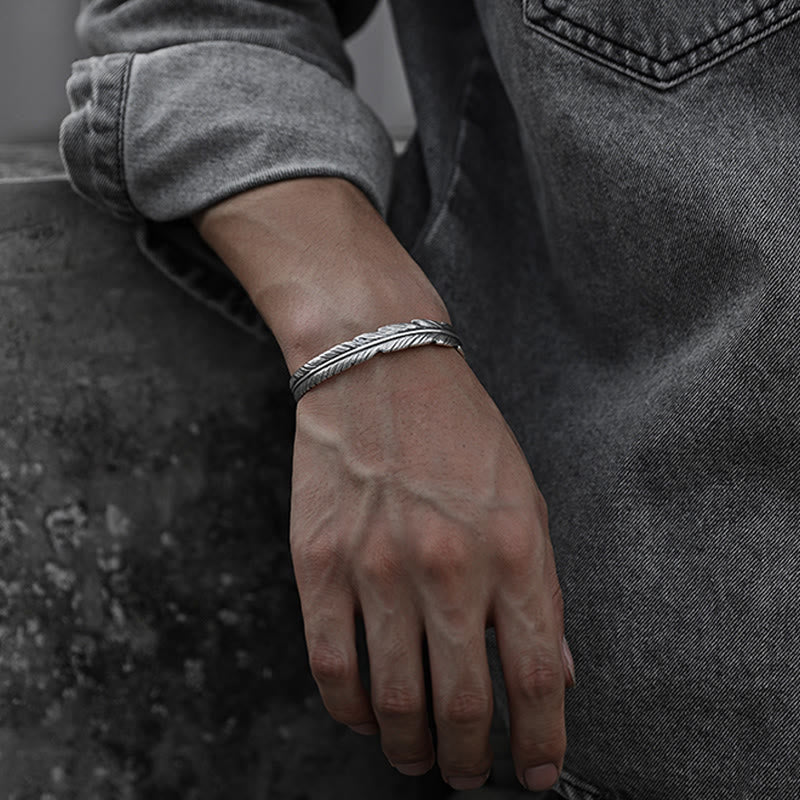WorldNorse Handgefertigtes Armband aus 999er Silber mit gefiederter Goldwicklung und strukturierter Oberfläche - image 5