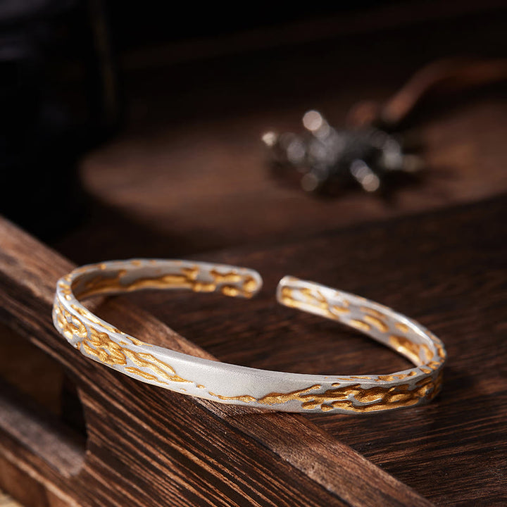 WorldNorse Handgefertigtes Armband aus 999er Silber mit vergoldeter Lava-Textur und zweifarbiger Optik - image 2