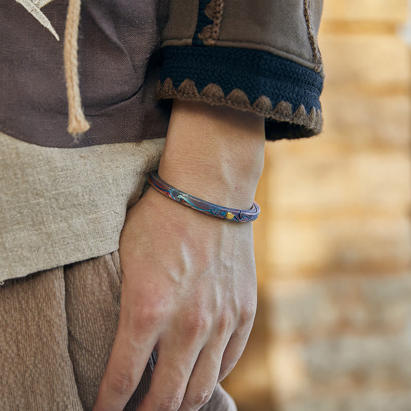 WorldNorse Handgefertigtes Armband aus 999er Silber mit prismatischem Wirbelmuster - image 1