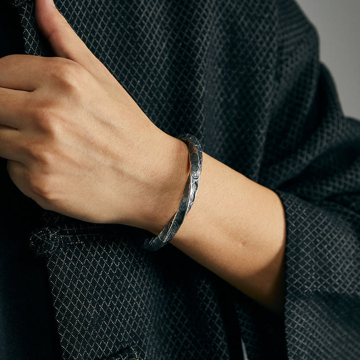WorldNorse Handgefertigtes Armband aus 999er Silber mit gravierter Münze - image 6