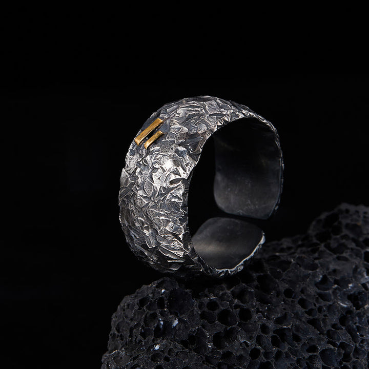 WorldNorse Handgefertigtes Ring aus 999 Sterlingsilber mit mattierter Kruste und Goldeinlage - Innenumfang 62,5–65 cm - NEIN DANKE - image 0