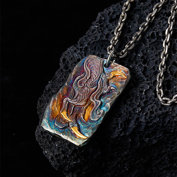 WorldNorse Handgefertigtes Halskette aus 999 Silber mit prismatischem Motiv des Göttlichen Tieres und Goldeinlage - image 2