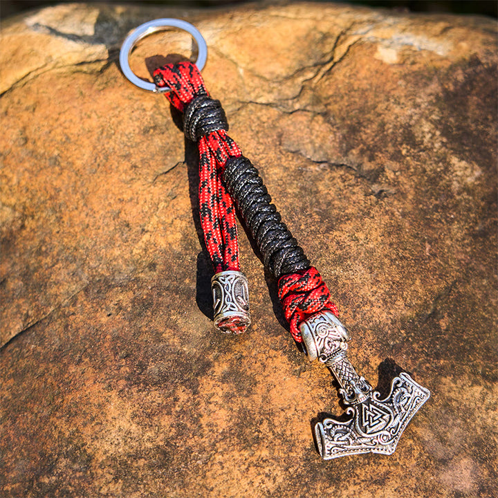 WorldNorse Thors Hammer Rune Geflochtener Schlüsselanhänger - Schwarz & Rot - image 1