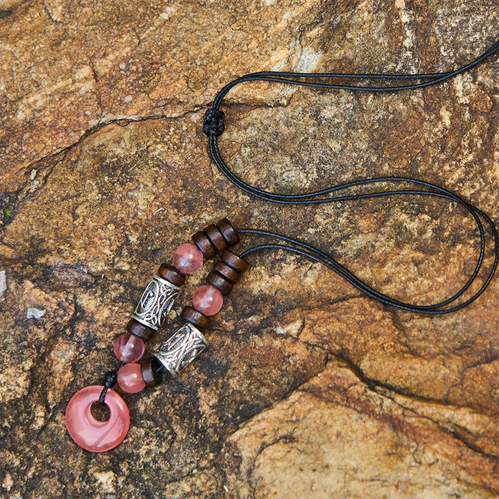 WorldNorse Wikinger-Halskette mit schillerndem Talisman und Perlen - Kirschquarz - image 3
