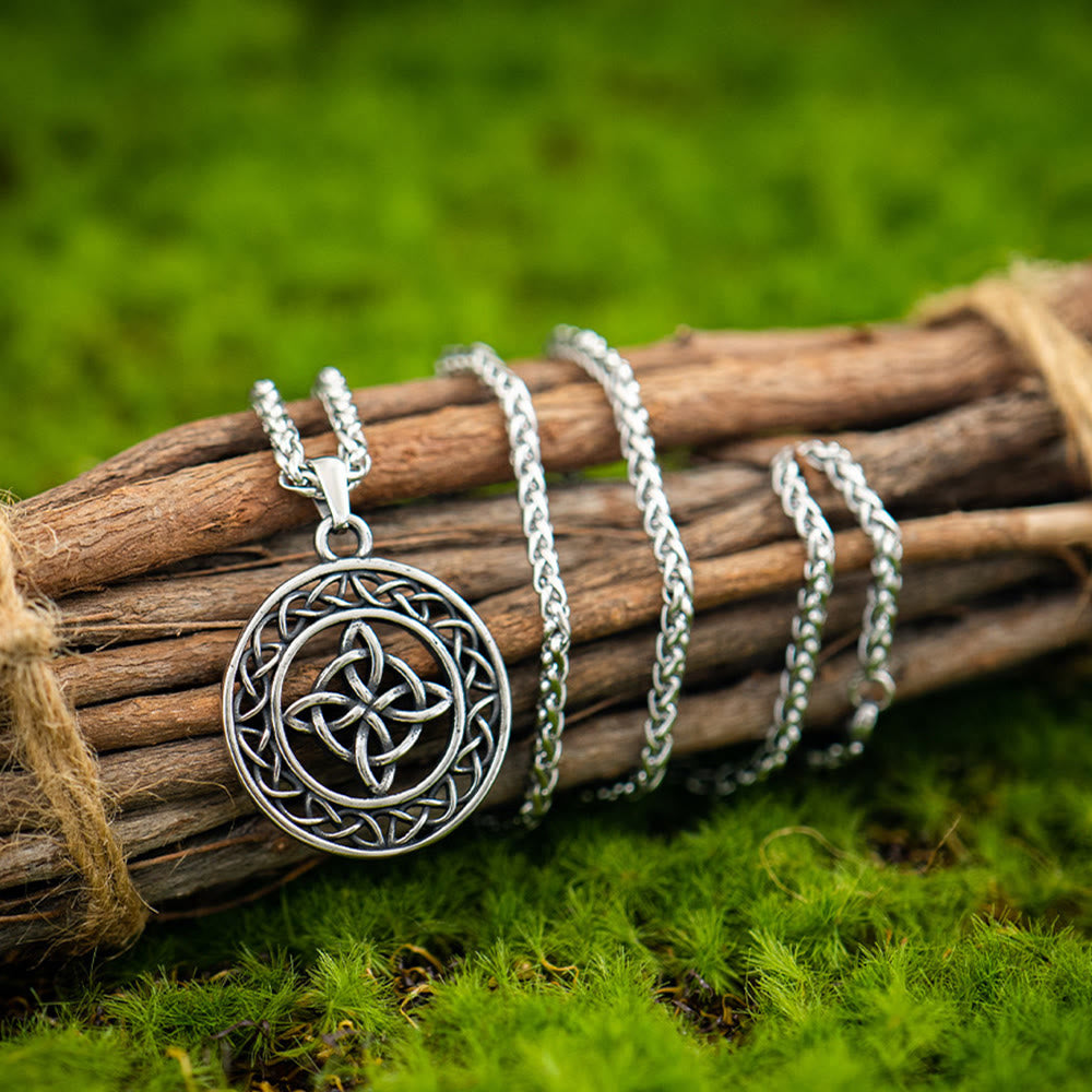 WorldNorse Geschmiedete keltische Triquetra -Halskette - image 1