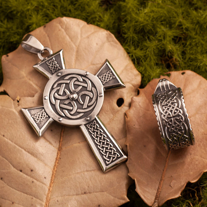 WorldNorse Halskette mit verwittertem Keltischer Knoten Knotenkreuz - image 1