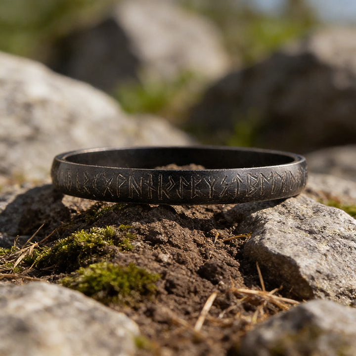 WorldNorse Geschmiedetes Runenarmband - image 2