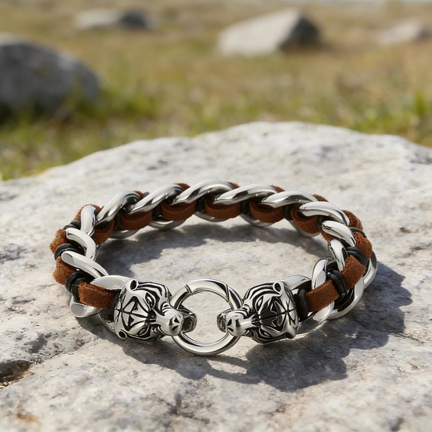 WorldNorse Geschmiedetes Totem-Armband mit Tiermotiv - Braun - image 0