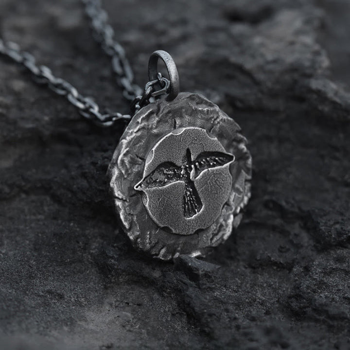 WorldNorse Handgefertigte Halskette von WorldNorse mit Raven aus 999er Silber im Antik-Look - image 3