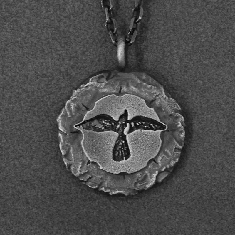WorldNorse Handgefertigte Halskette von WorldNorse mit Raven aus 999er Silber im Antik-Look - image 4