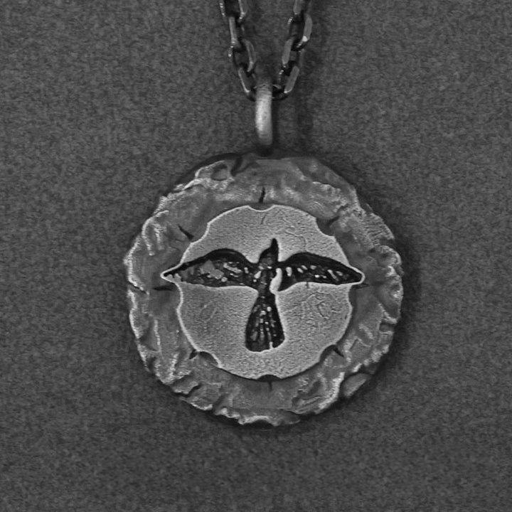 WorldNorse Handgefertigte Halskette von WorldNorse mit Raven aus 999er Silber im Antik-Look - image 4