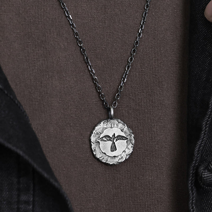 WorldNorse Handgefertigte Halskette von WorldNorse mit Raven aus 999er Silber im Antik-Look - image 1