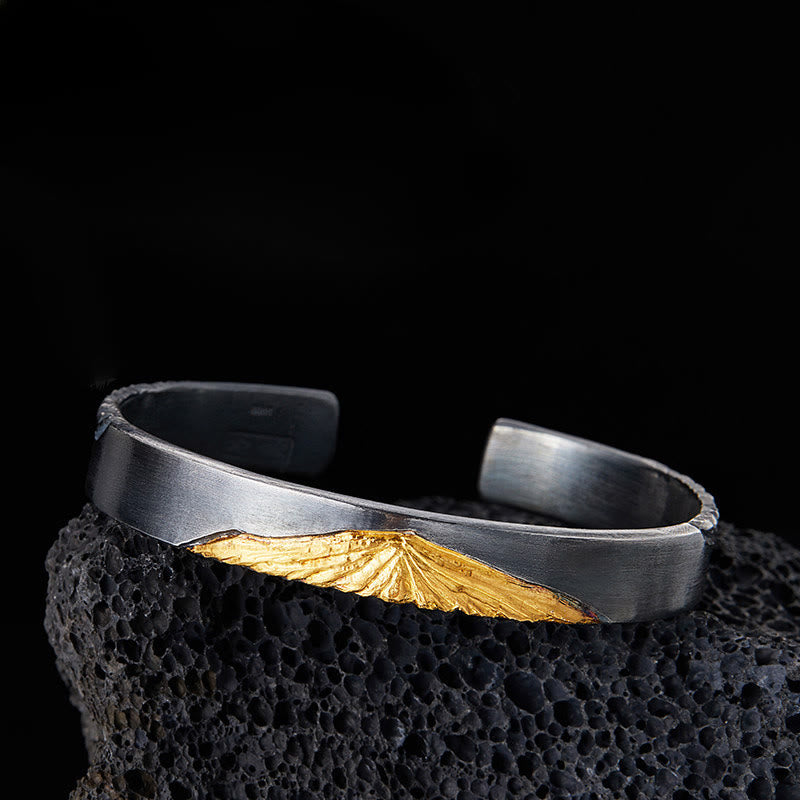 WorldNorse Handgefertigtes Armband aus 999er Silber mit vergoldetem Riffelmuster und Antik-Finish - Innenumfang 19 cm - image 0