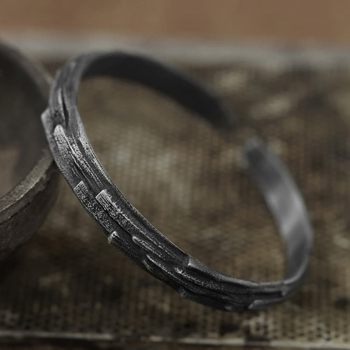 WorldNorse Handgefertigtes Armband aus 999er Silber mit Wikinger-Holzstruktur - image 3