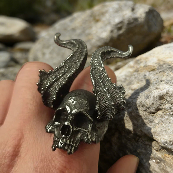 WorldNorse Widderhörniger Dämonenschädelring - image 1