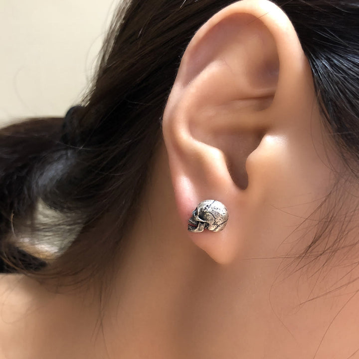 WorldNorse Handgefertigte Totenkopf-Ohrringe aus 925er Silber mit strukturierter Oberfläche - image 5