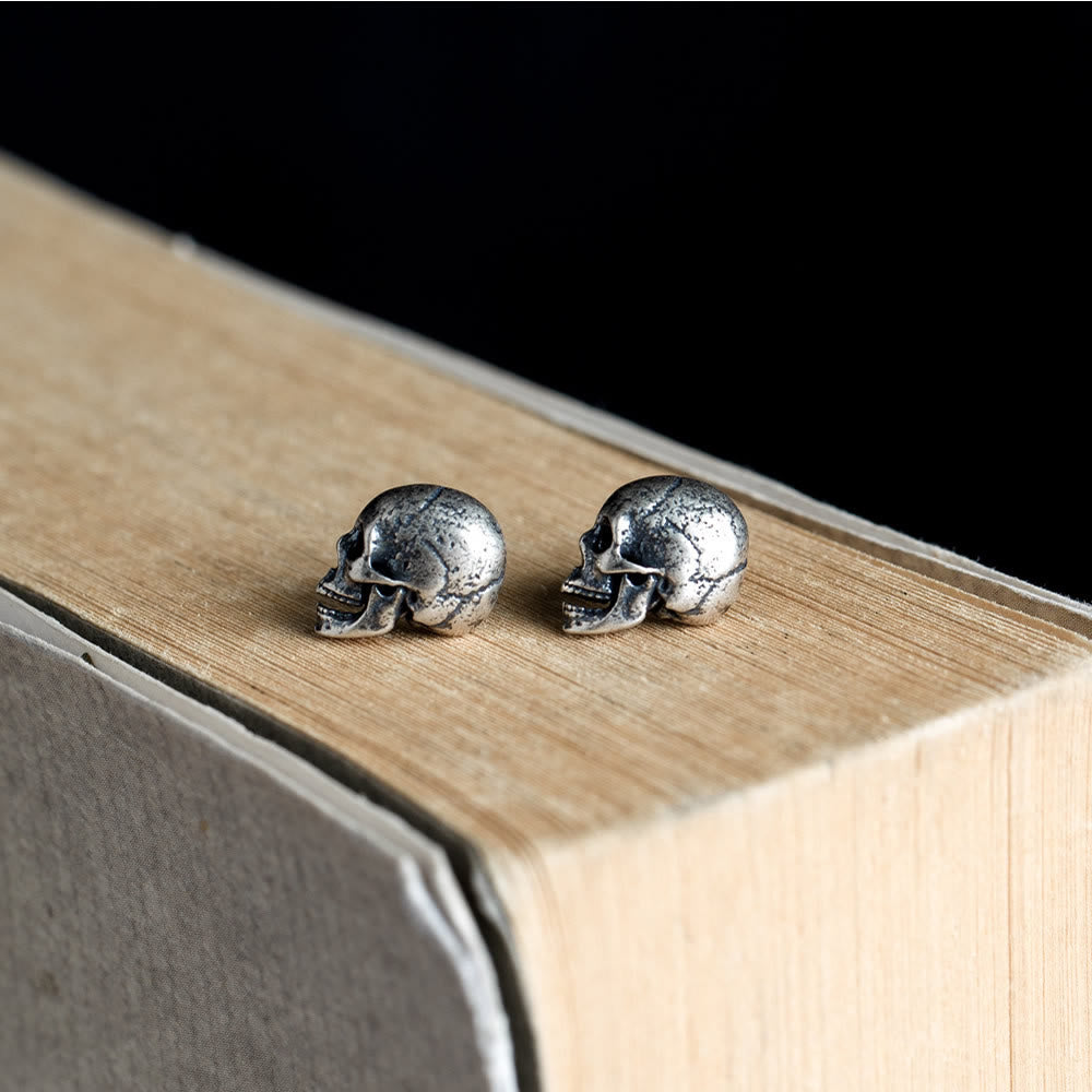 WorldNorse Handgefertigte Totenkopf-Ohrringe aus 925er Silber mit strukturierter Oberfläche - Schädel - image 0