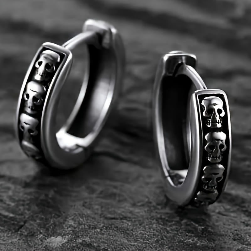 WorldNorse Viking Skull Row Huggie Ohrringe - Schädel - image 0