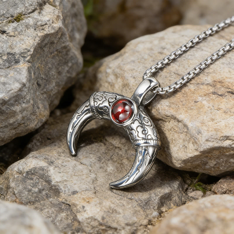 WorldNorse Crescent Twin Tusk Granat-Halskette - image 4