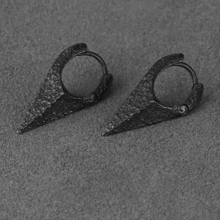 Handgefertigte Ohrringe aus 925er Silber mit Speerspitzen-Textur von WorldNorse - image 5