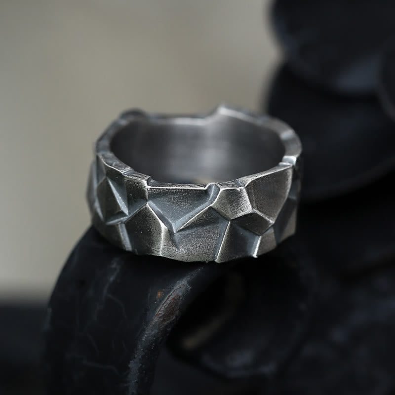 WorldNorse Handgefertigter Ring aus 999er Silber mit Felsstruktur - image 3