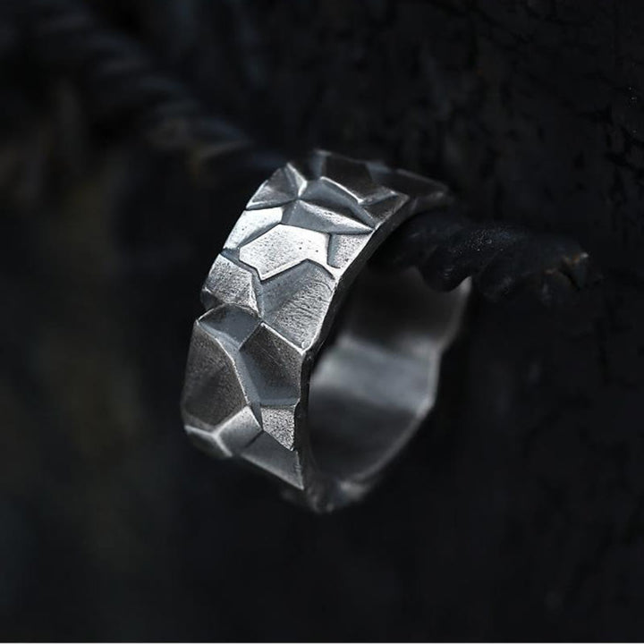 WorldNorse Handgefertigter Ring aus 999er Silber mit Felsstruktur - US 11 - NEIN DANKE - image 0