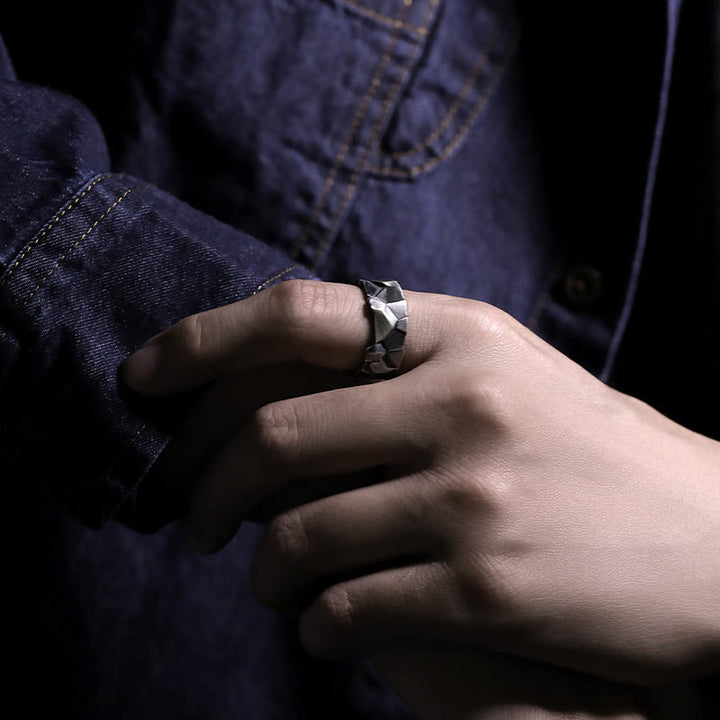 WorldNorse Handgefertigter Ring aus 999er Silber mit Felsstruktur - image 8