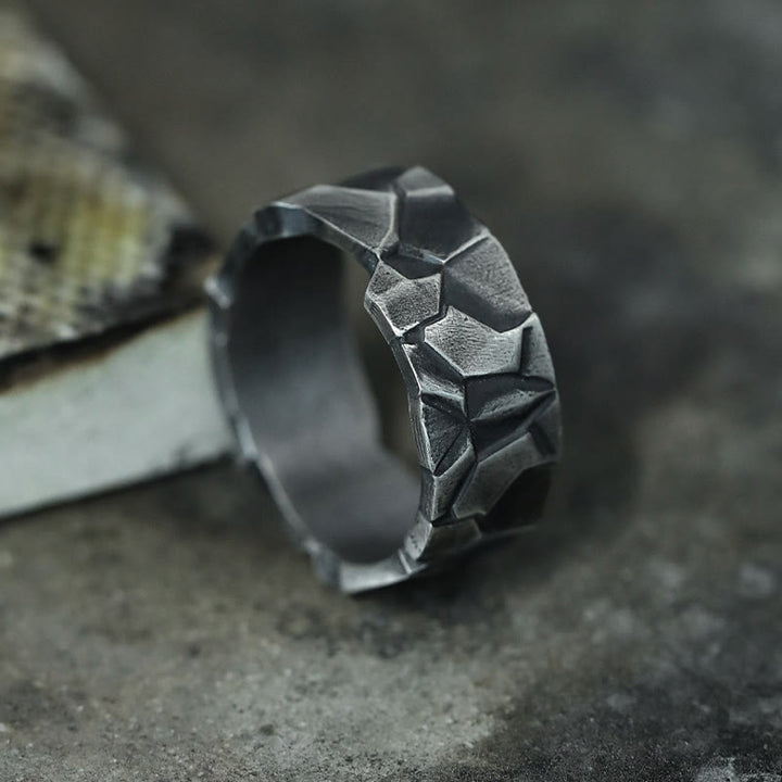 WorldNorse Handgefertigter Ring aus 999er Silber mit Felsstruktur - image 4
