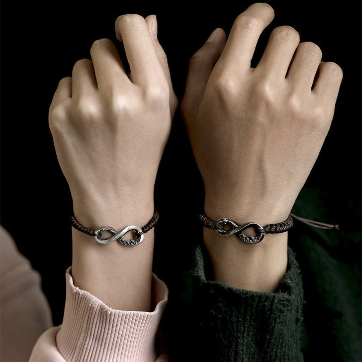 WorldNorse Handgefertigtes Armband aus 999er Silber mit Unendlichkeitsknoten - image 1