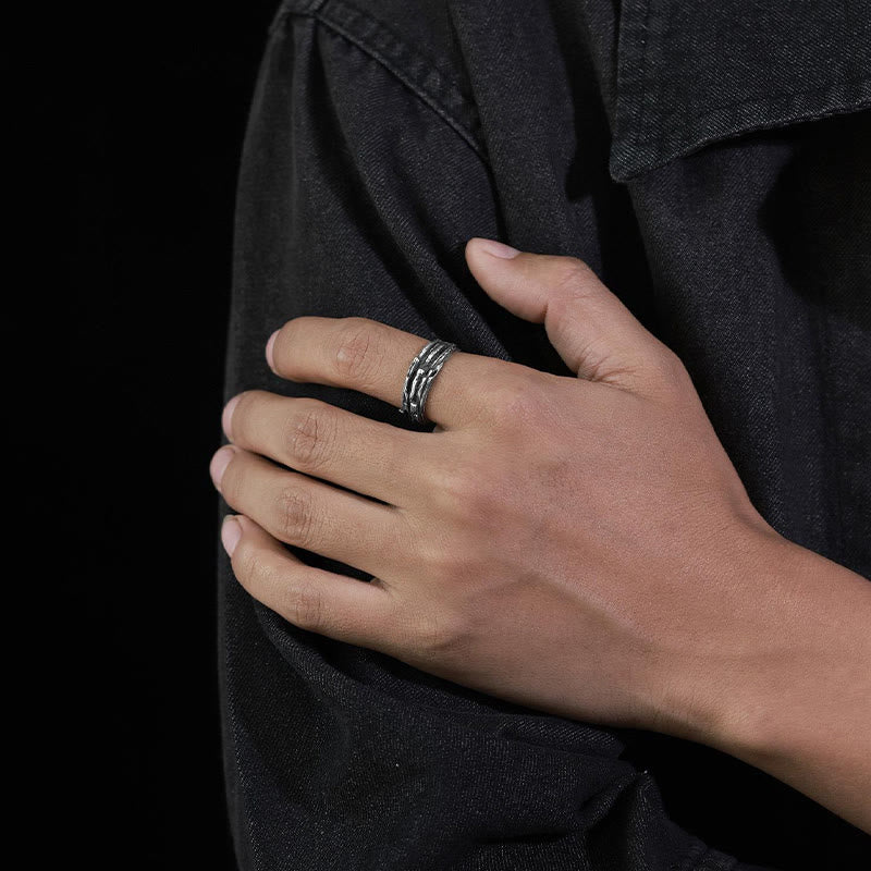 WorldNorse Handgefertigter Ring aus 999er Silber mit Holzstruktur - image 8