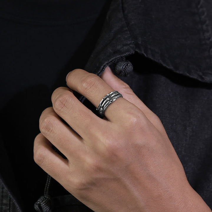 WorldNorse Handgefertigter Ring aus 999er Silber mit Holzstruktur - image 1
