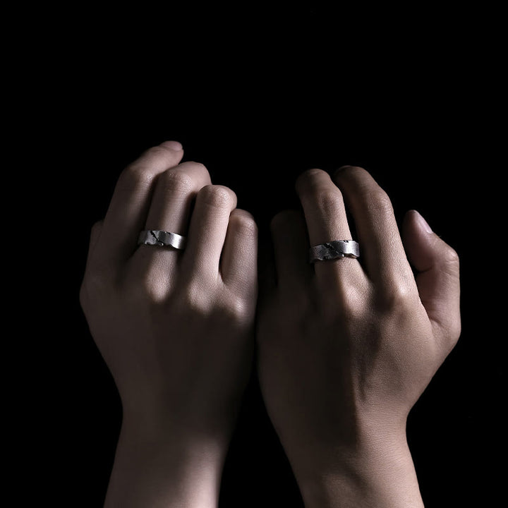 WorldNorse Handgefertigter Manschettenring aus 999er Silber mit Rissmuster - image 6
