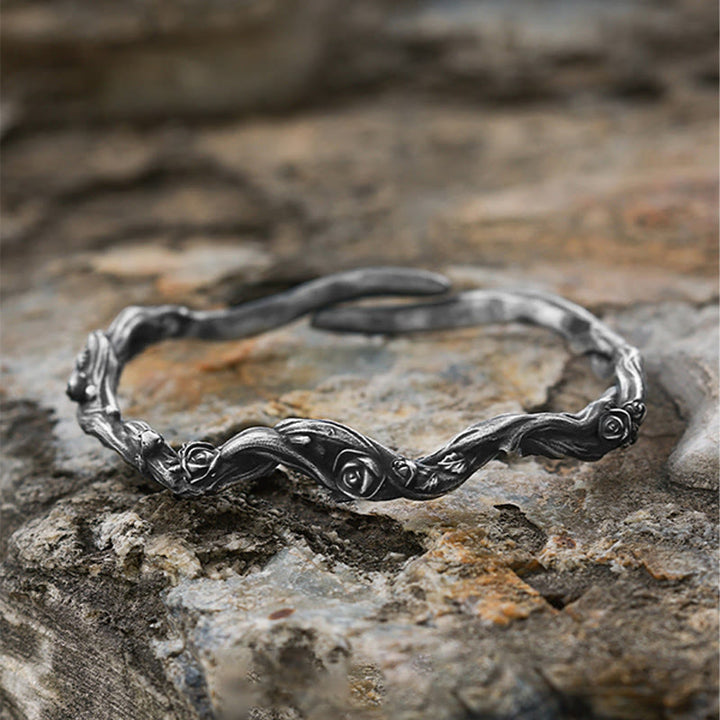 WorldNorse Handgefertigtes Armband aus 999er Silber mit Dornenrosenzweig - image 2