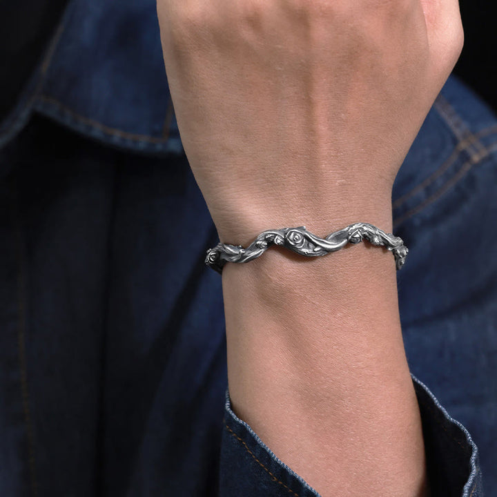 WorldNorse Handgefertigtes Armband aus 999er Silber mit Dornenrosenzweig - image 6