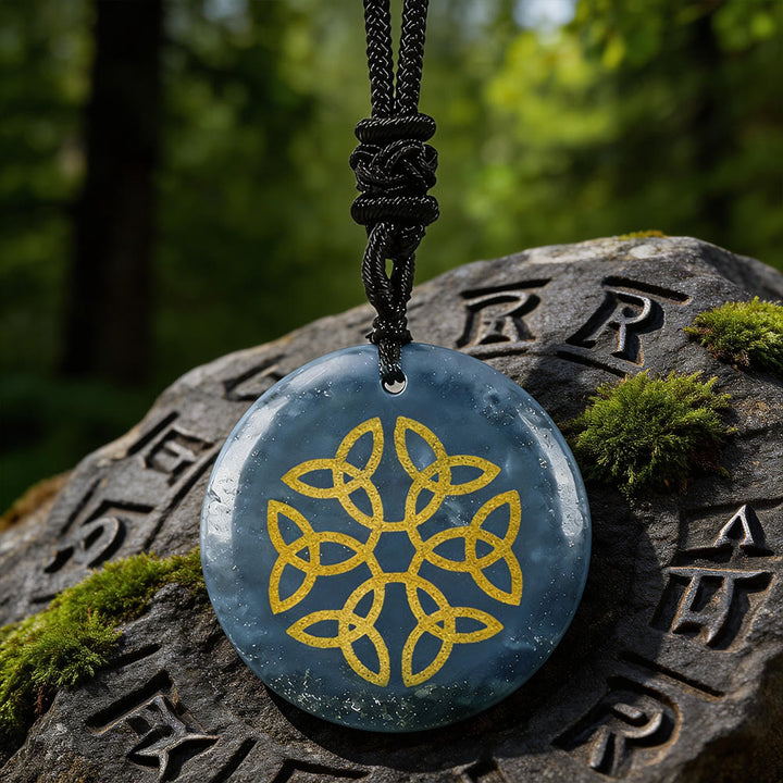 WorldNorse Triquetra Kristallkette mit Blumenknoten - Blauer Aventurin - image 12