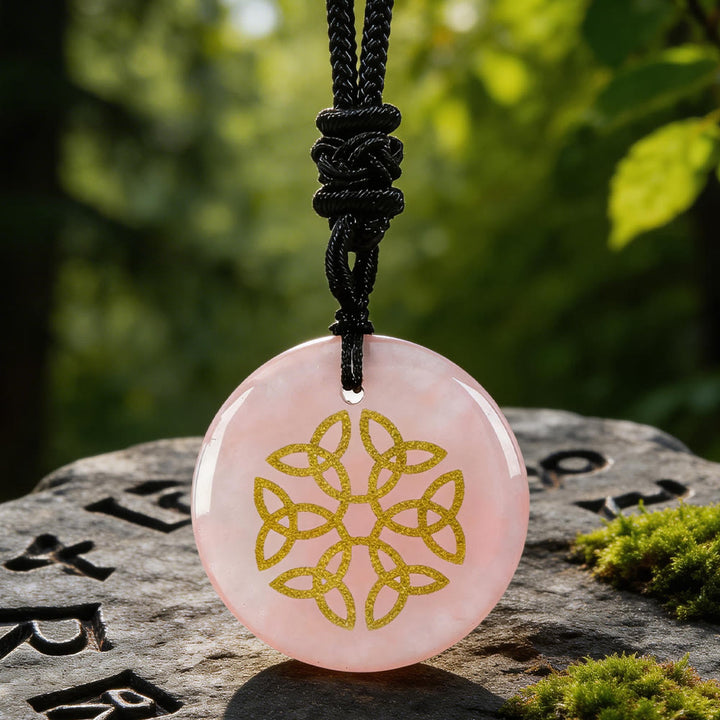 WorldNorse Triquetra Kristallkette mit Blumenknoten - Rosenquarz - image 4