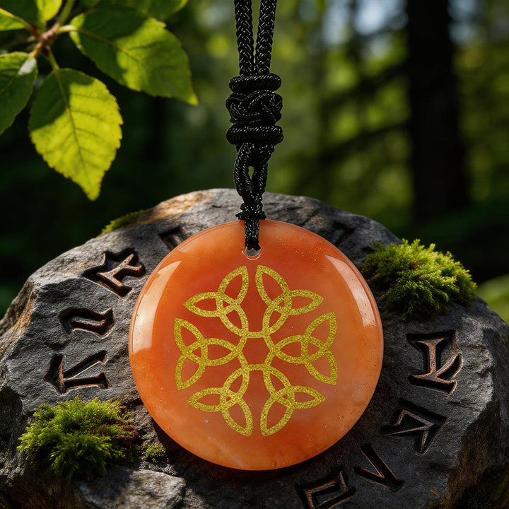 WorldNorse Triquetra Kristallkette mit Blumenknoten - Roter Aventurin - image 9