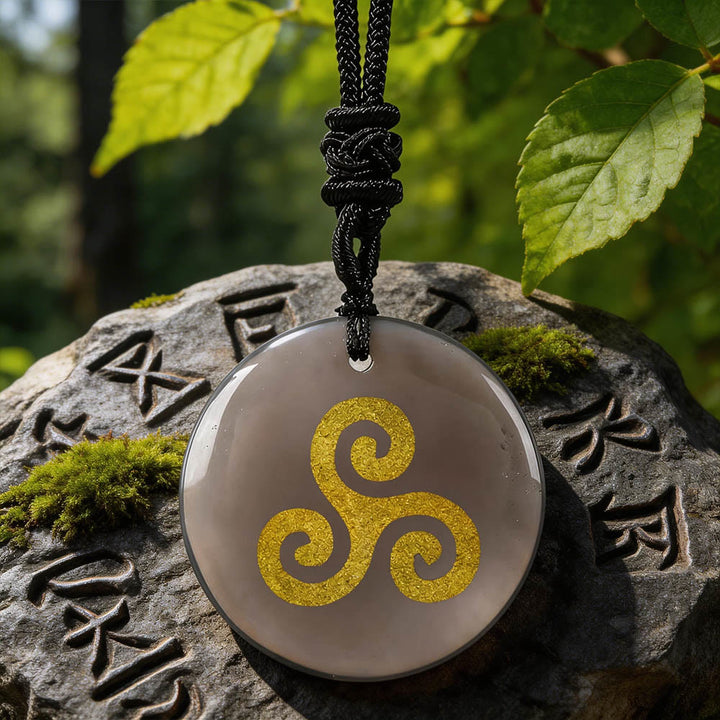 WorldNorse Triskelion Spiralknoten-Kristallkette - Klarer Achat - image 10