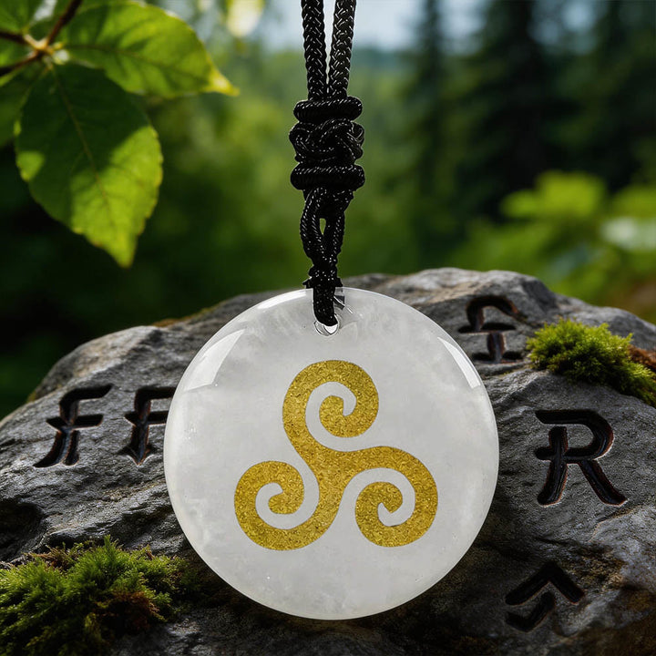 WorldNorse Triskelion Spiralknoten-Kristallkette - Klarer Quarz - image 6