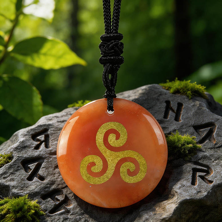 WorldNorse Triskelion Spiralknoten-Kristallkette - Roter Aventurin - image 9