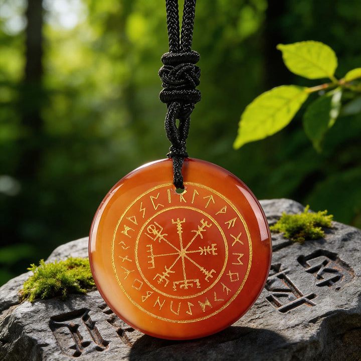 WorldNorse Vegvisir Rune -Leitkristall-Halskette - Roter Achat - image 10