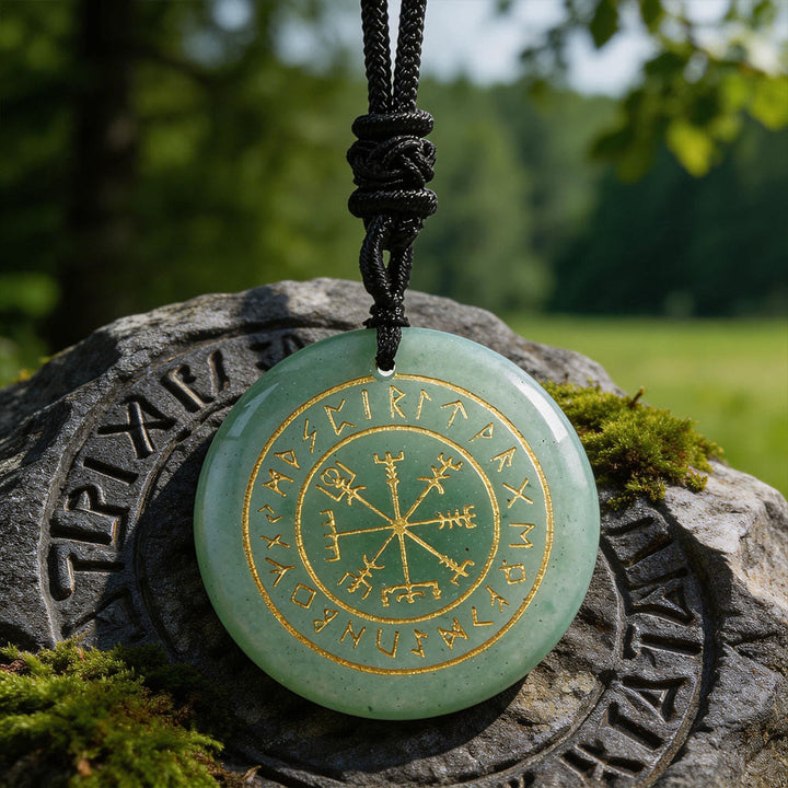 WorldNorse Vegvisir Rune -Leitkristall-Halskette - Grüner Aventurin - image 4