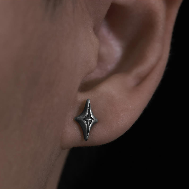 WorldNorse Handgefertigte Ohrringe aus 999er Silber in Form eines vierzackigen Sterns - image 1