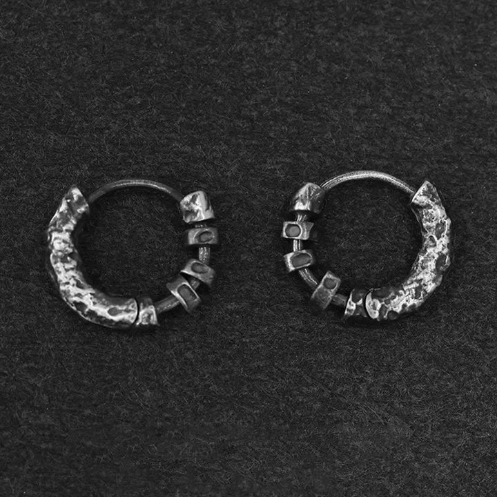 WorldNorse Handgefertigte Ohrringe aus 999er Silber, gehämmert und robust - image 2