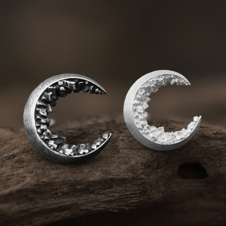 WorldNorse Handgefertigte Halbmond-Ohrringe aus 999er Silber mit fragmentiertem Stein - image 0