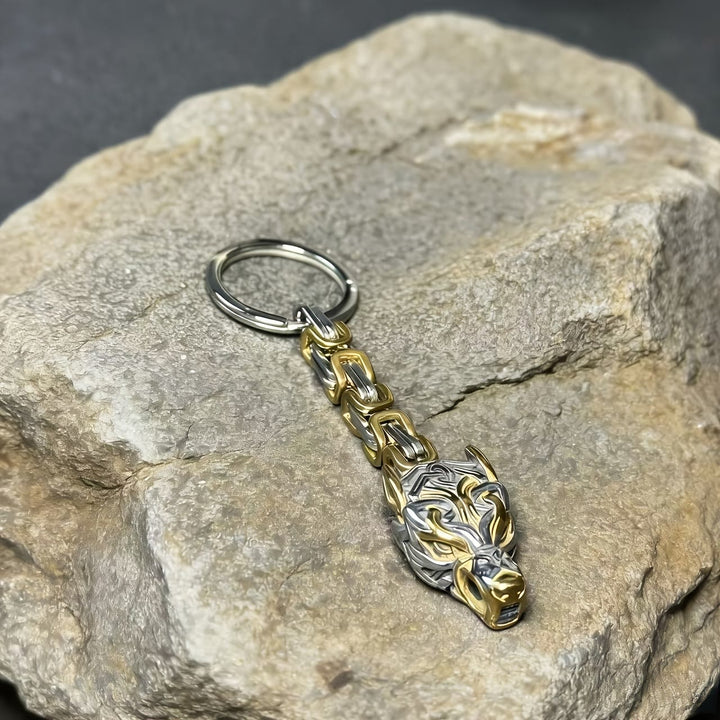 WorldNorse „Fenrirs Macht“ Wikinger- Wolf -Schlüsselanhänger - Silber & Gold - image 2