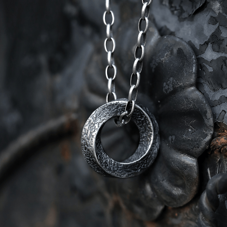 Handgefertigte Möbiusband-Halskette aus 999er Silber von WorldNorse - image 0